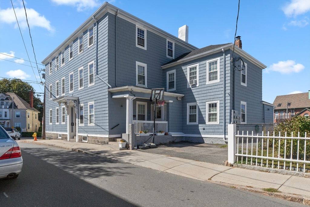 40 Middle Street 2, Gloucester, MA 01930
