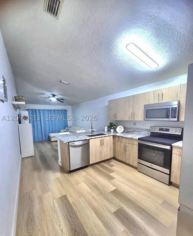 21524 SW 89th Path, Cutler Bay, FL 33189