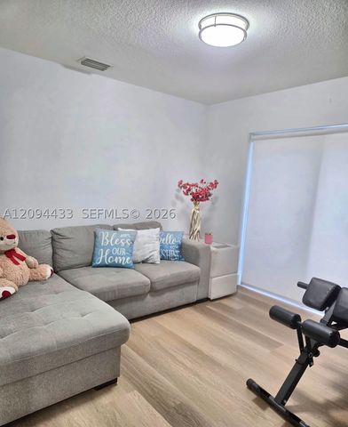 21524 SW 89th Path, Cutler Bay, FL 33189