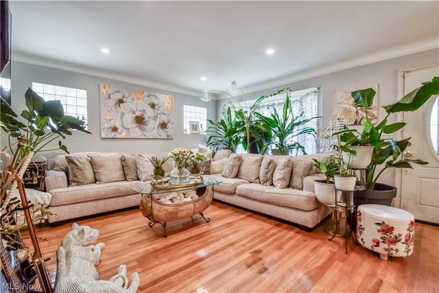 864 Medford Road, Cleveland Heights, OH 44121