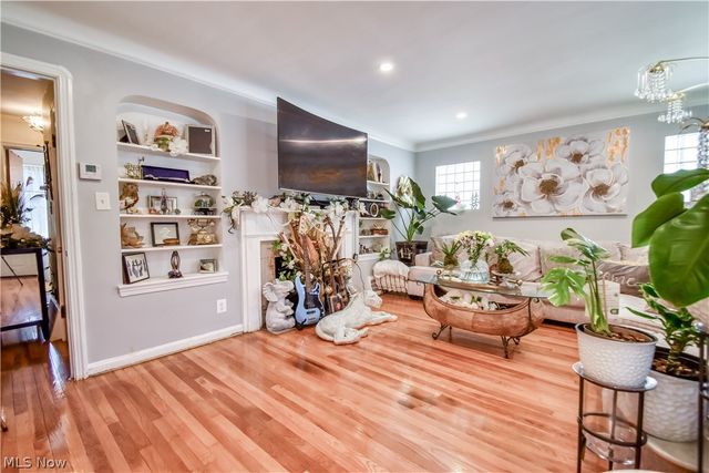 864 Medford Road, Cleveland Heights, OH 44121