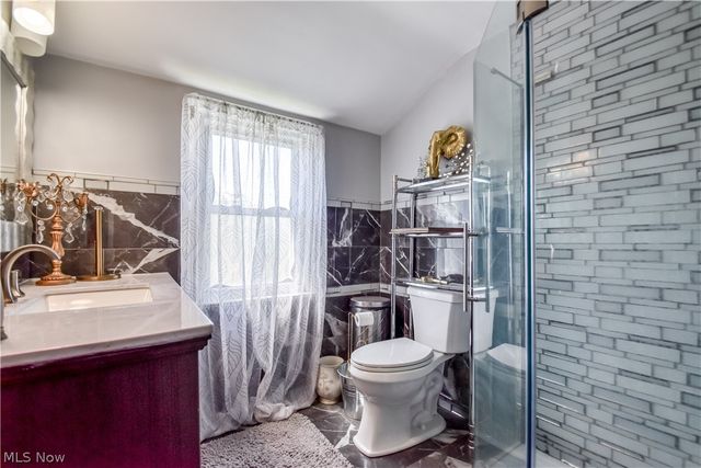 864 Medford Road, Cleveland Heights, OH 44121