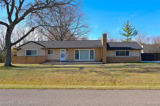 23645 W Newell Circle, Farmington Hills, MI 48336