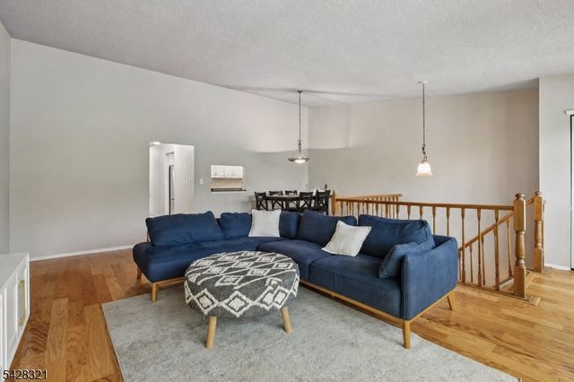 38 Edward Dr, Franklin Twp., NJ 08823
