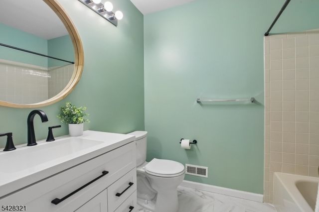 38 Edward Dr, Franklin Twp., NJ 08823