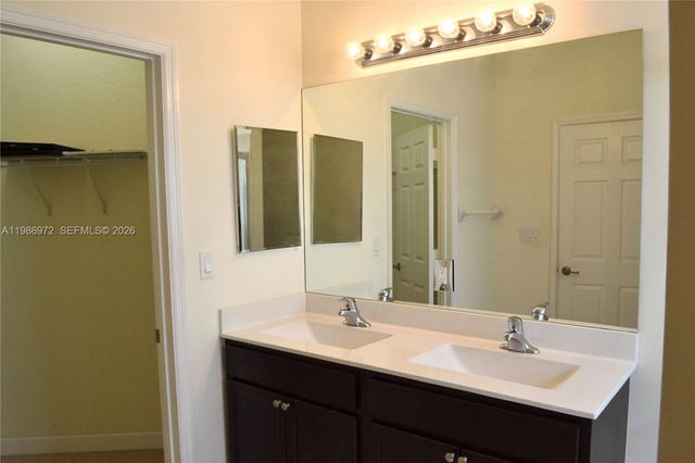 164 NE 23rd Ter, Homestead, FL 33033