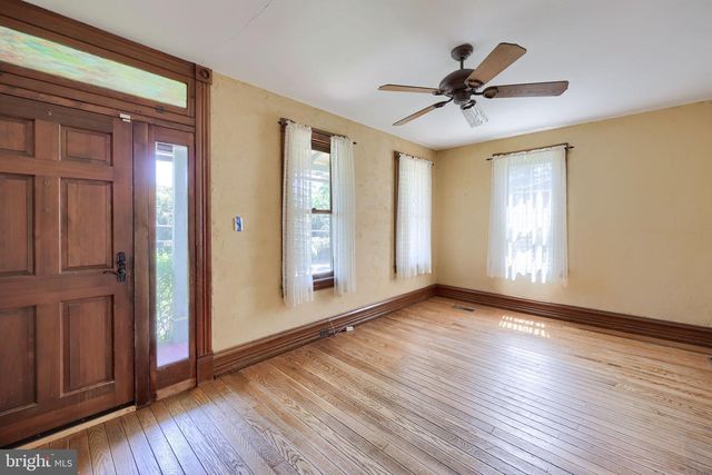 820 FRIEDENSBURG RD, Reading, PA 19606