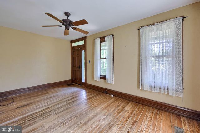 820 FRIEDENSBURG RD, Reading, PA 19606
