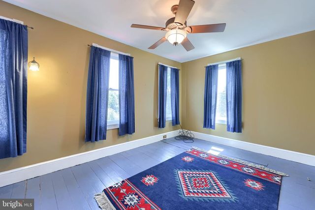 820 FRIEDENSBURG RD, Reading, PA 19606