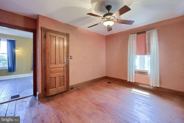 820 FRIEDENSBURG RD, Reading, PA 19606