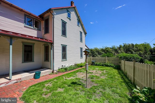 820 FRIEDENSBURG RD, Reading, PA 19606