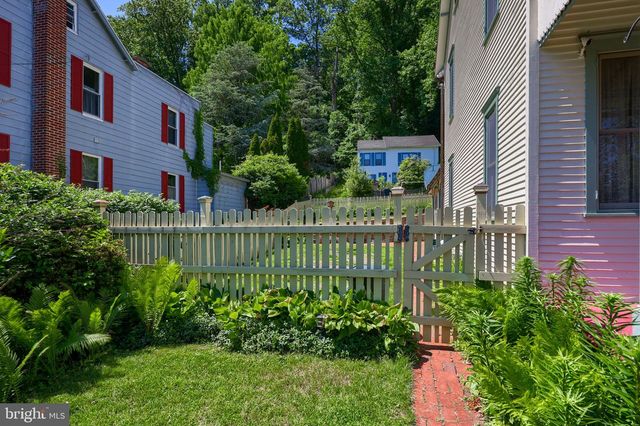 820 FRIEDENSBURG RD, Reading, PA 19606