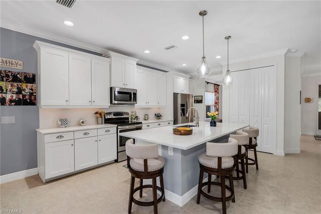 3783 Canopy CIR, Naples, FL 34120