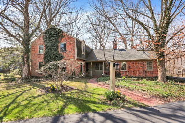 80 Williamsburg Court, Zionsville, IN 46077