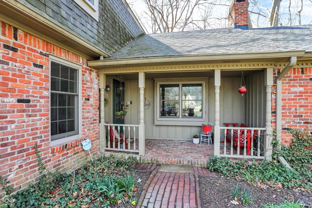 80 Williamsburg Court, Zionsville, IN 46077