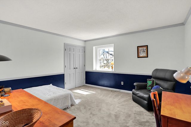 80 Williamsburg Court, Zionsville, IN 46077