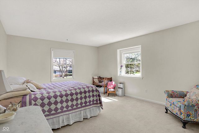 80 Williamsburg Court, Zionsville, IN 46077
