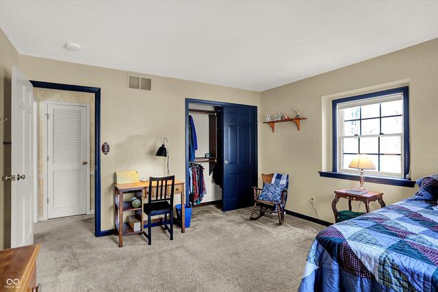 80 Williamsburg Court, Zionsville, IN 46077