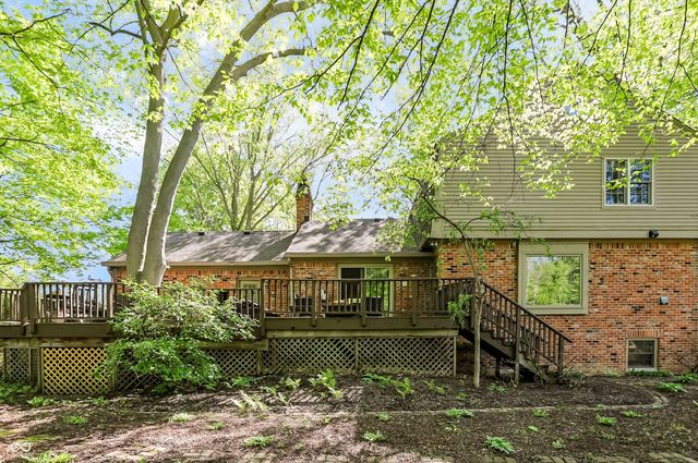 80 Williamsburg Court, Zionsville, IN 46077