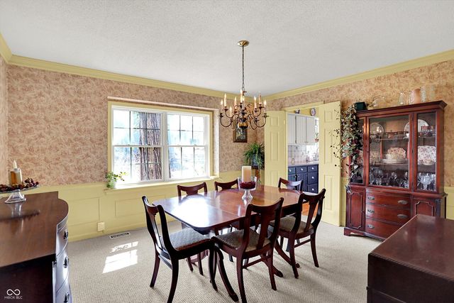 80 Williamsburg Court, Zionsville, IN 46077