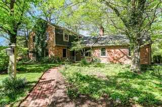 80 Williamsburg Court, Zionsville, IN 46077