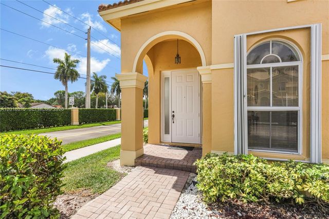 13724 SW 115th Ln, Miami, FL 33186