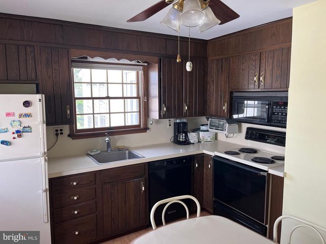 180 ELMORE AVE, Hamilton, NJ 08619