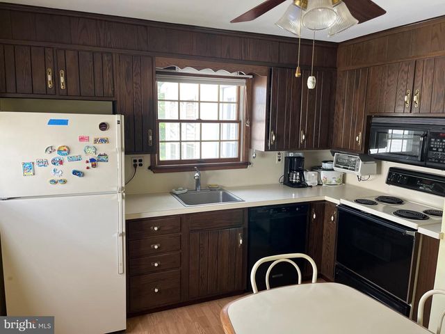 180 ELMORE AVE, Hamilton, NJ 08619