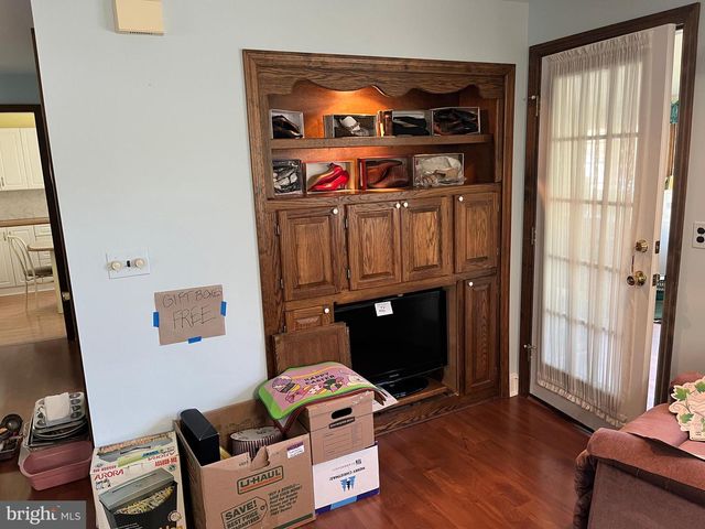 180 ELMORE AVE, Hamilton, NJ 08619