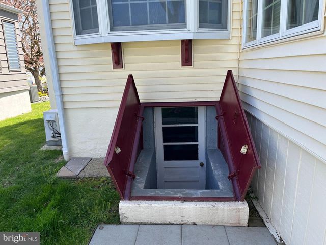 180 ELMORE AVE, Hamilton, NJ 08619