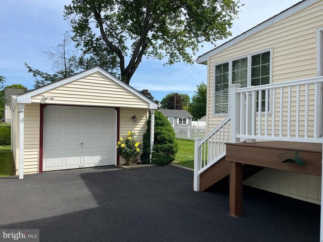 180 ELMORE AVE, Hamilton, NJ 08619