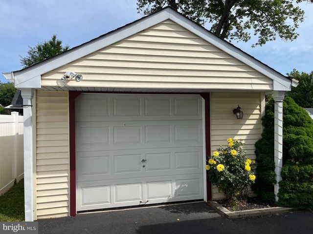180 ELMORE AVE, Hamilton, NJ 08619