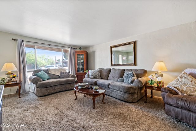 8149 E Colette Place, Tucson, AZ 85710