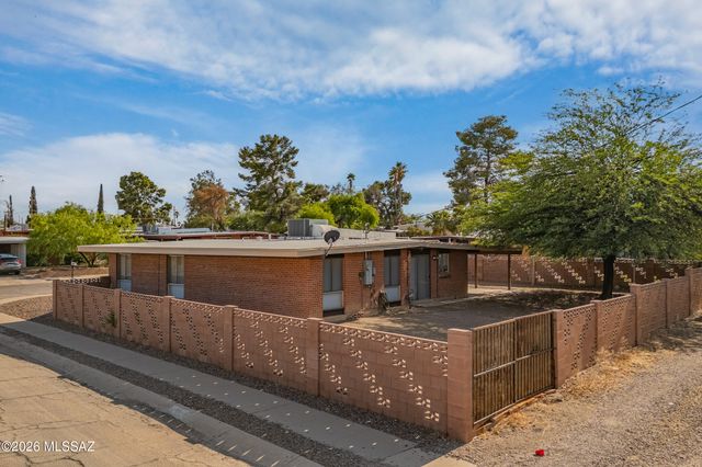 8149 E Colette Place, Tucson, AZ 85710