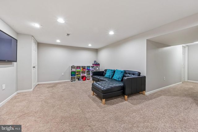 28 DONCASTER CT, Cherry Hill, NJ 08003