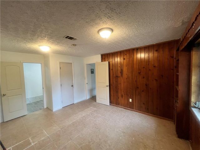 471 Ridgecrest Dr., Riverdale, GA 30274
