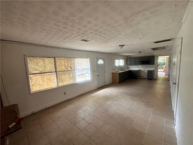 471 Ridgecrest Dr., Riverdale, GA 30274