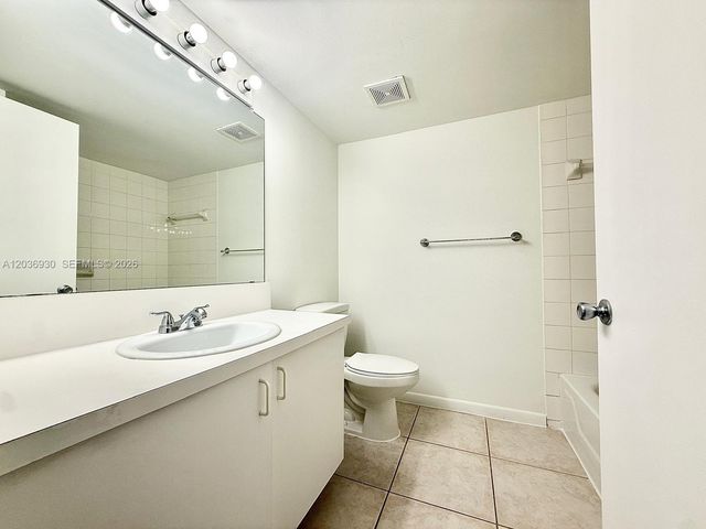 1743 Village Boulevard 104, West Palm Beach, FL 33409