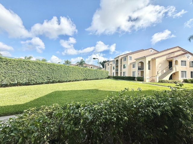 1743 Village Boulevard 104, West Palm Beach, FL 33409