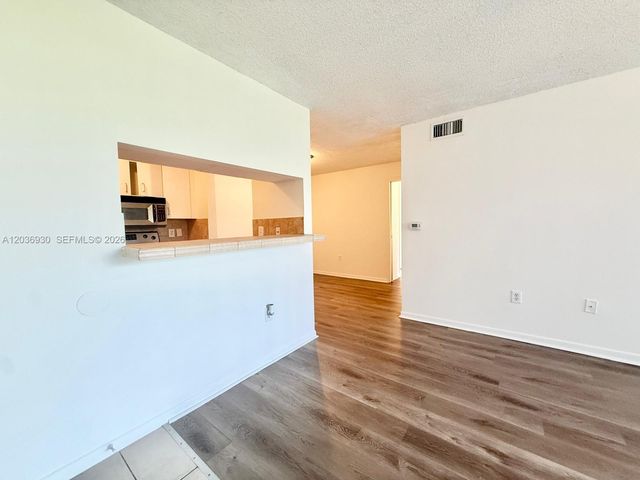 1743 Village Boulevard 104, West Palm Beach, FL 33409