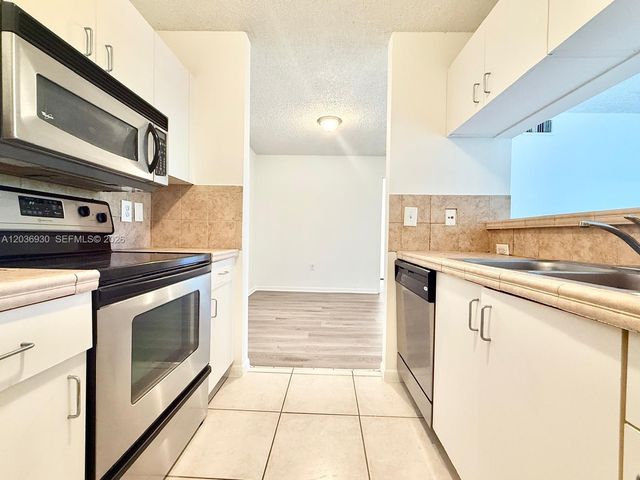 1743 Village Boulevard 104, West Palm Beach, FL 33409