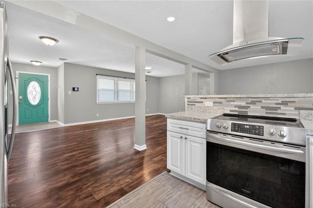 3104 Coach House LN, Virginia Beach, VA 23452