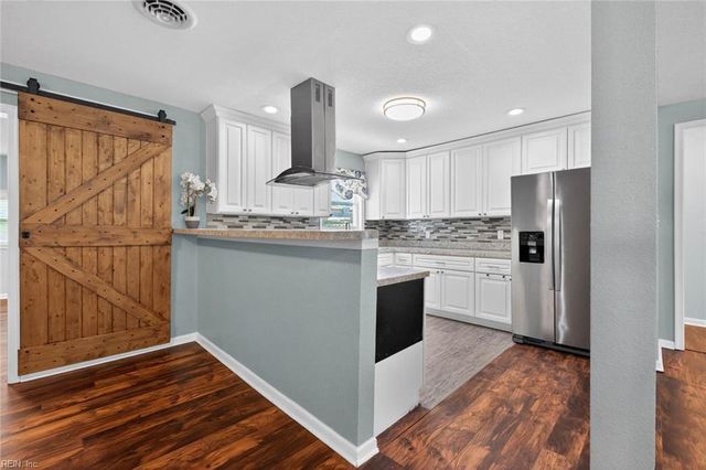 3104 Coach House LN, Virginia Beach, VA 23452