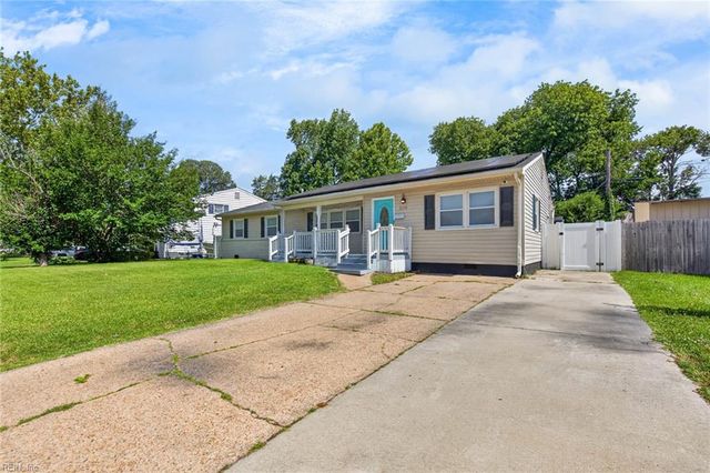 3104 Coach House LN, Virginia Beach, VA 23452