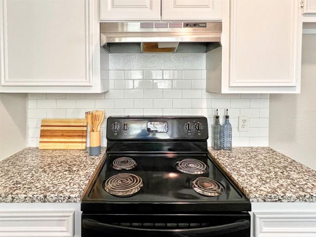 113 June Court, Richwood, TX 77531