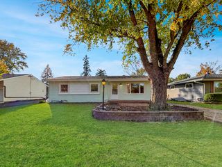 1409 N Seminary Avenue, Woodstock, IL 60098