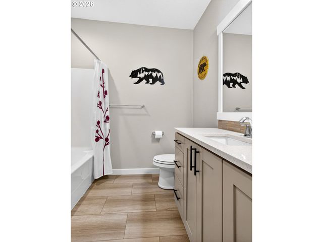 15261 Holcomb Blvd, Oregon City, OR 97045