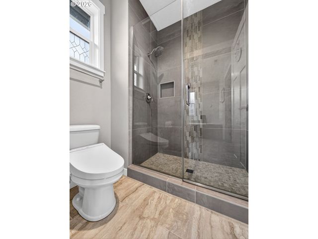 15261 Holcomb Blvd, Oregon City, OR 97045