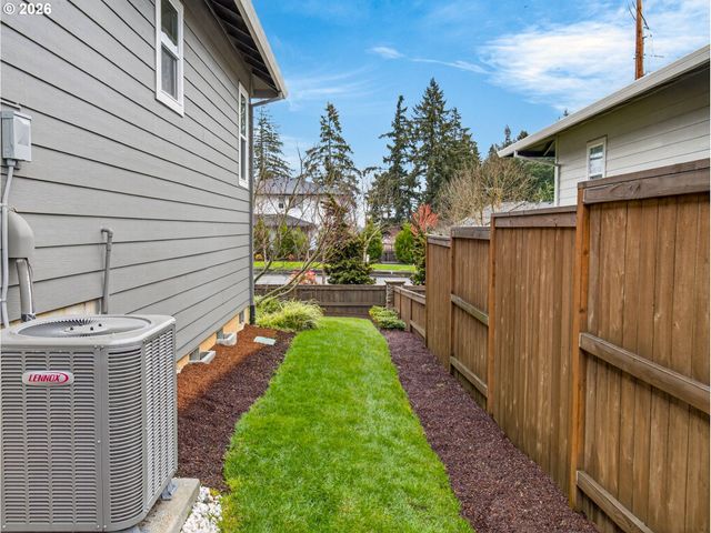 15261 Holcomb Blvd, Oregon City, OR 97045