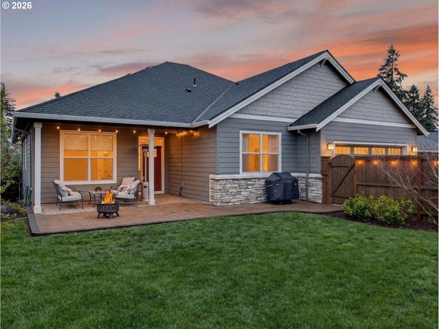 15261 Holcomb Blvd, Oregon City, OR 97045